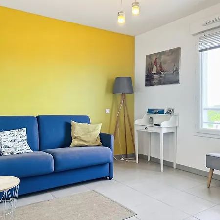 Pmr Avec Terrasse, Climatisation Et Parking à - Fr-1-559-42 *