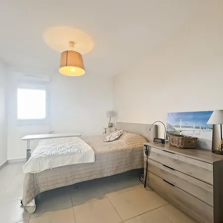 Pmr Avec Terrasse, Climatisation Et Parking à - Fr-1-559-42 * Palavas-les-Flots