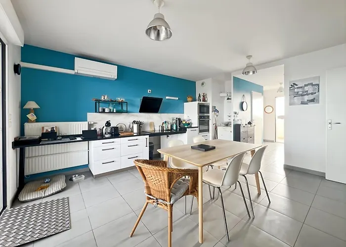 Pmr Avec Terrasse, Climatisation Et Parking à - Fr-1-559-42 Appartement *